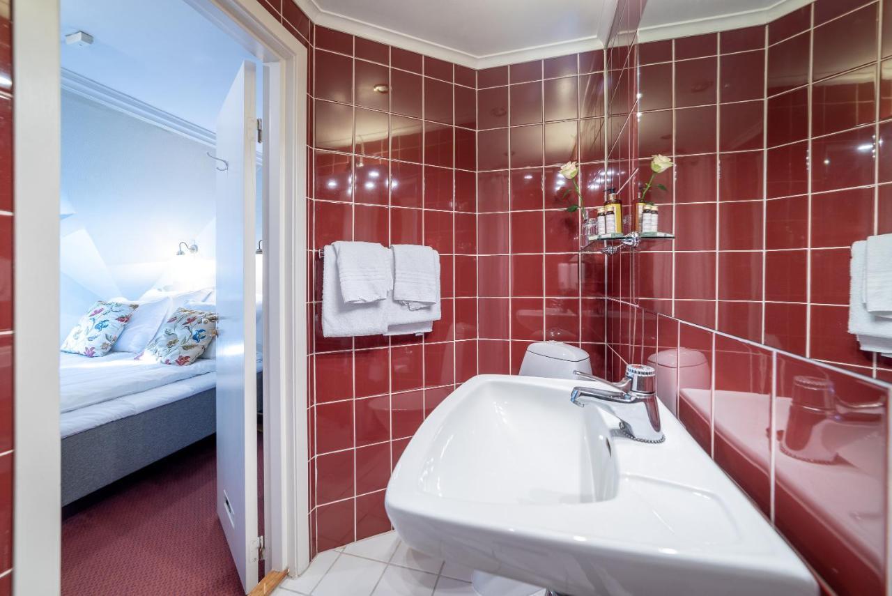 Kronen Gaard Hotel Саннес Екстериор снимка