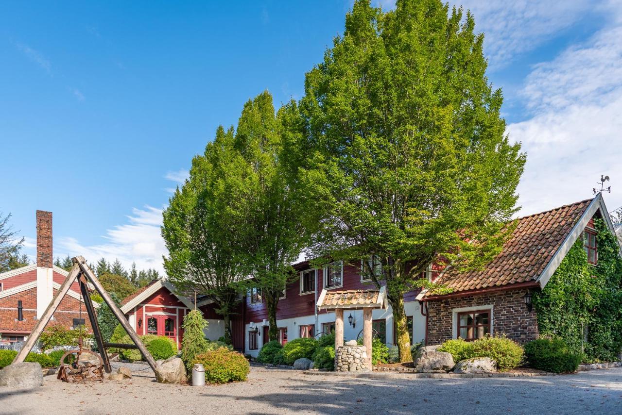 Kronen Gaard Hotel Саннес Екстериор снимка