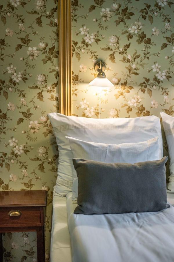 Kronen Gaard Hotel Саннес Екстериор снимка