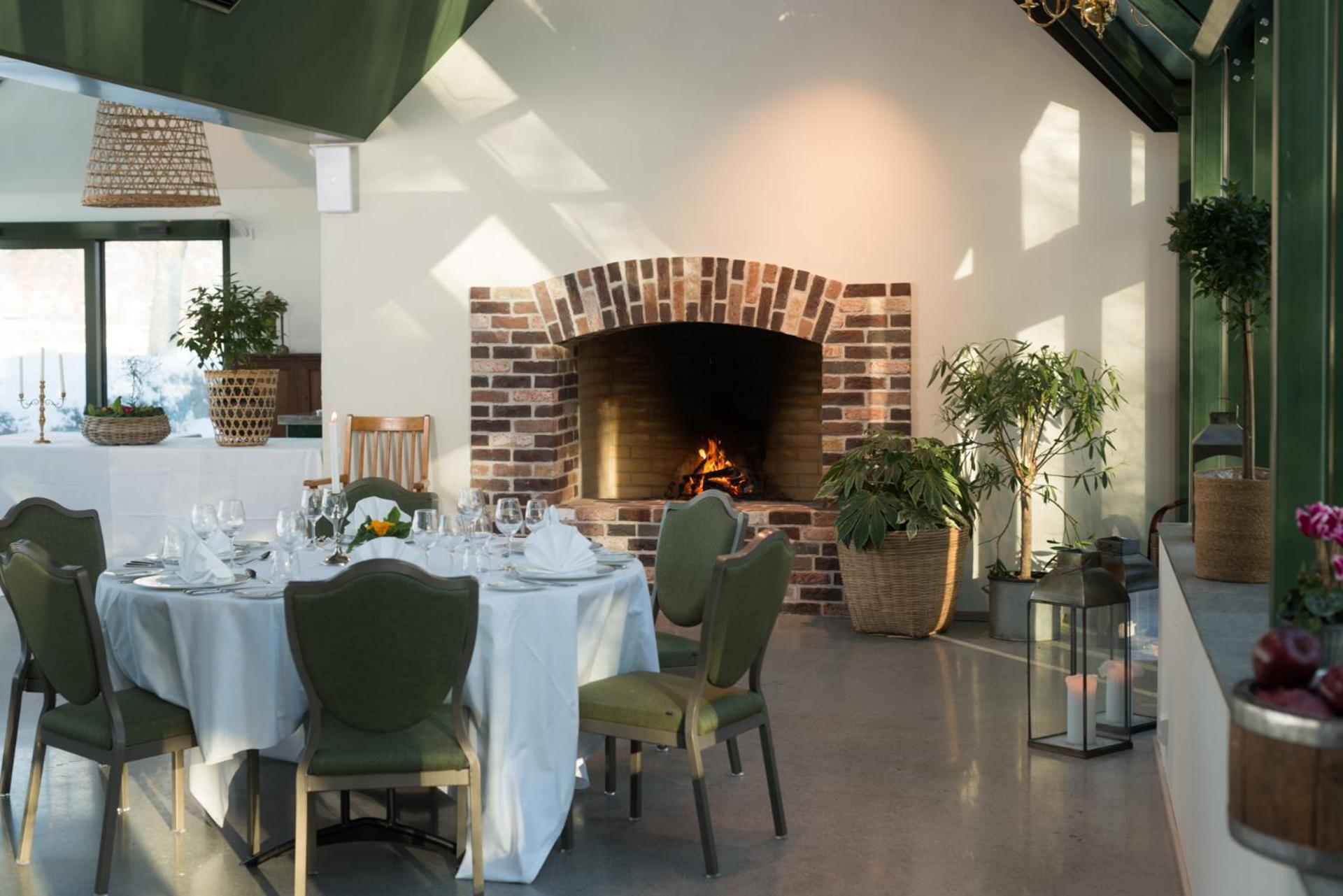 Kronen Gaard Hotel Саннес Екстериор снимка