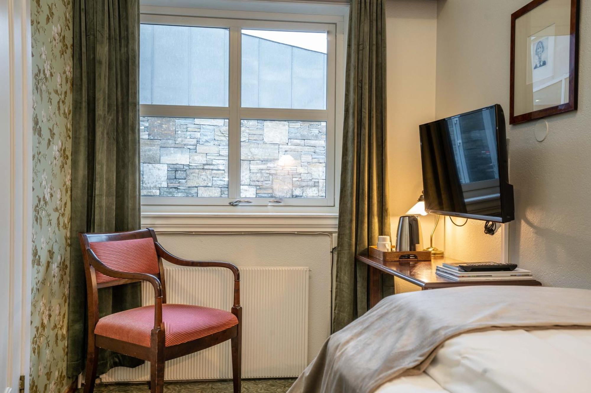 Kronen Gaard Hotel Саннес Екстериор снимка