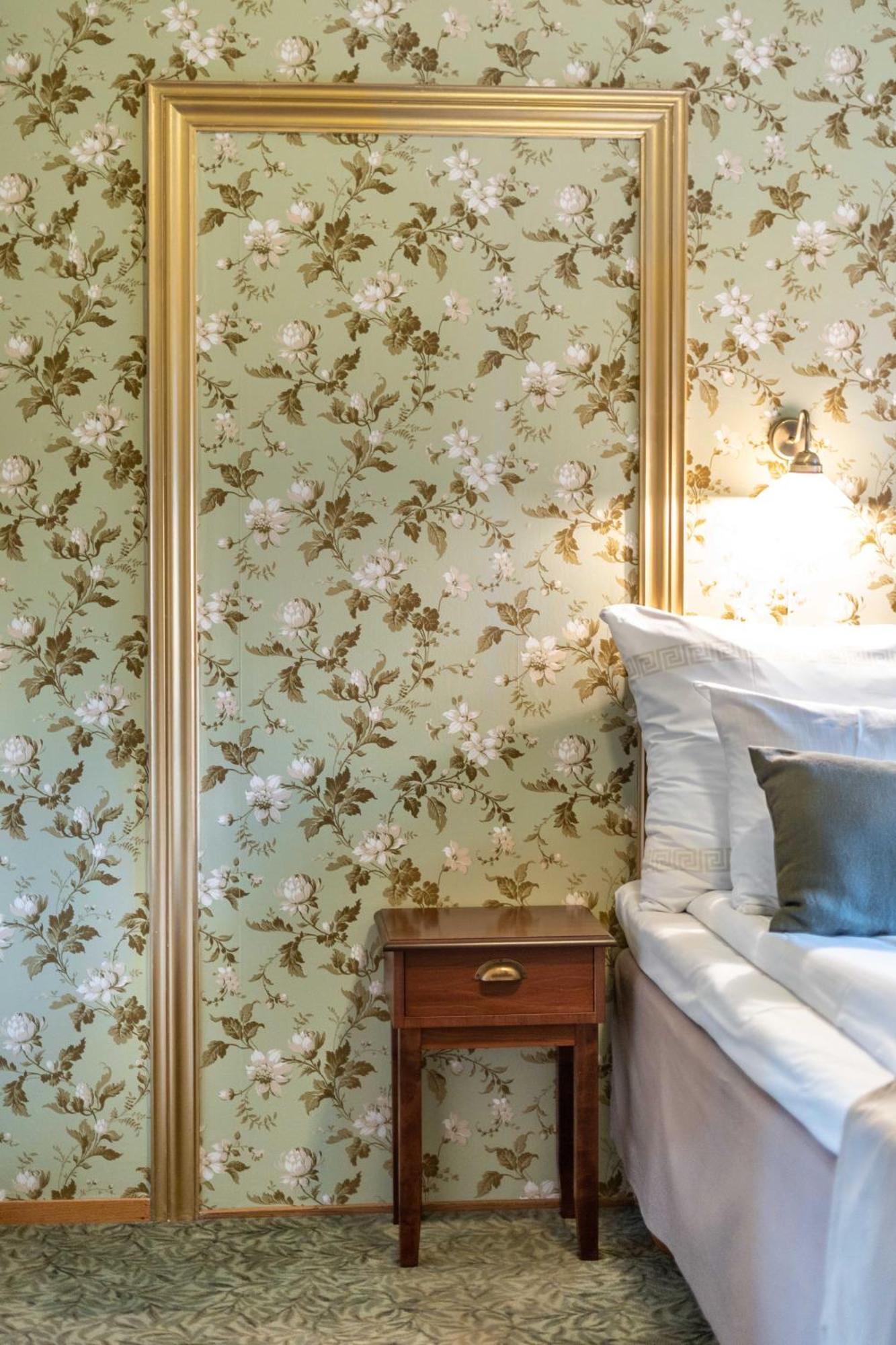 Kronen Gaard Hotel Саннес Екстериор снимка