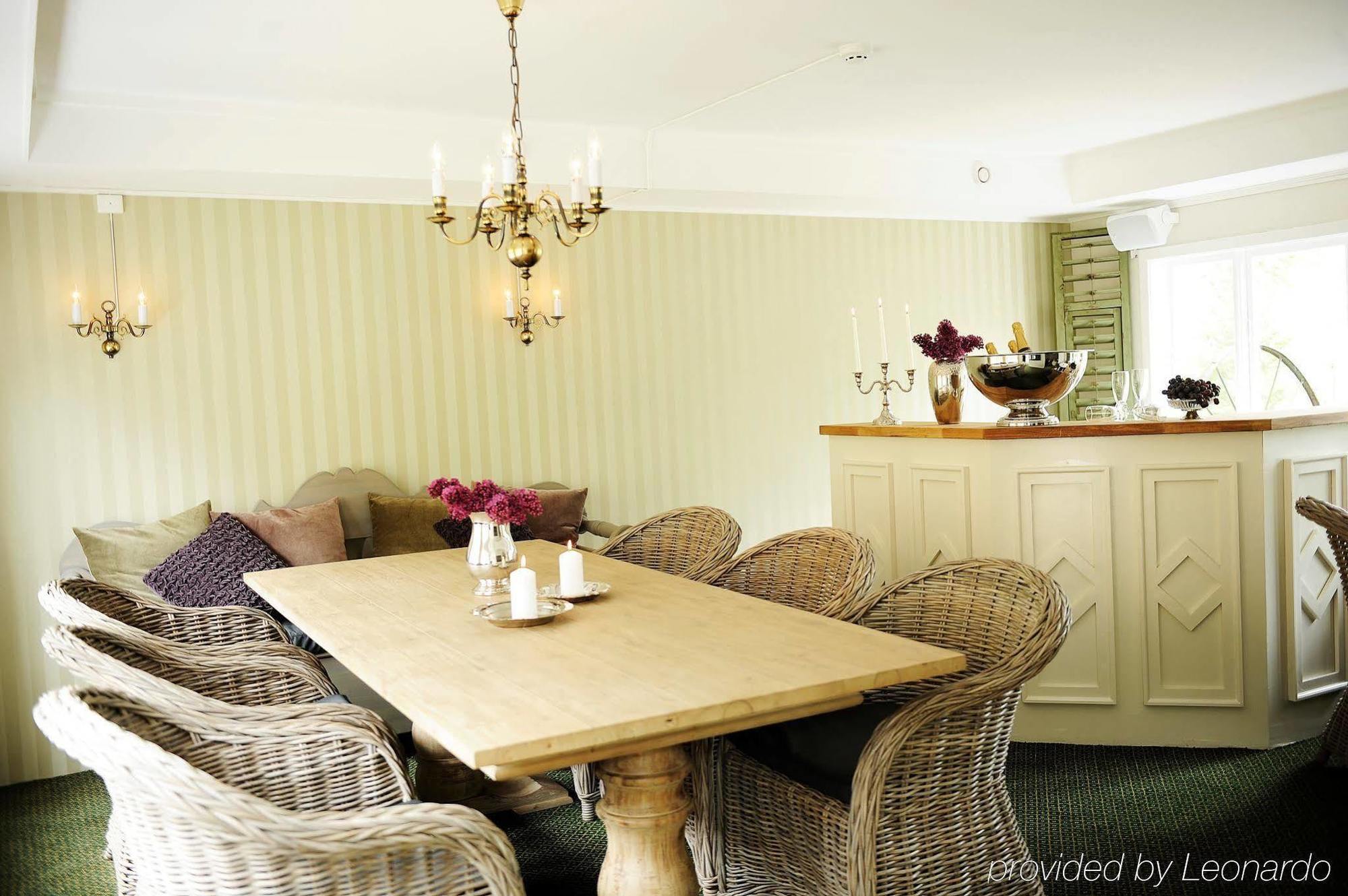 Kronen Gaard Hotel Саннес Екстериор снимка