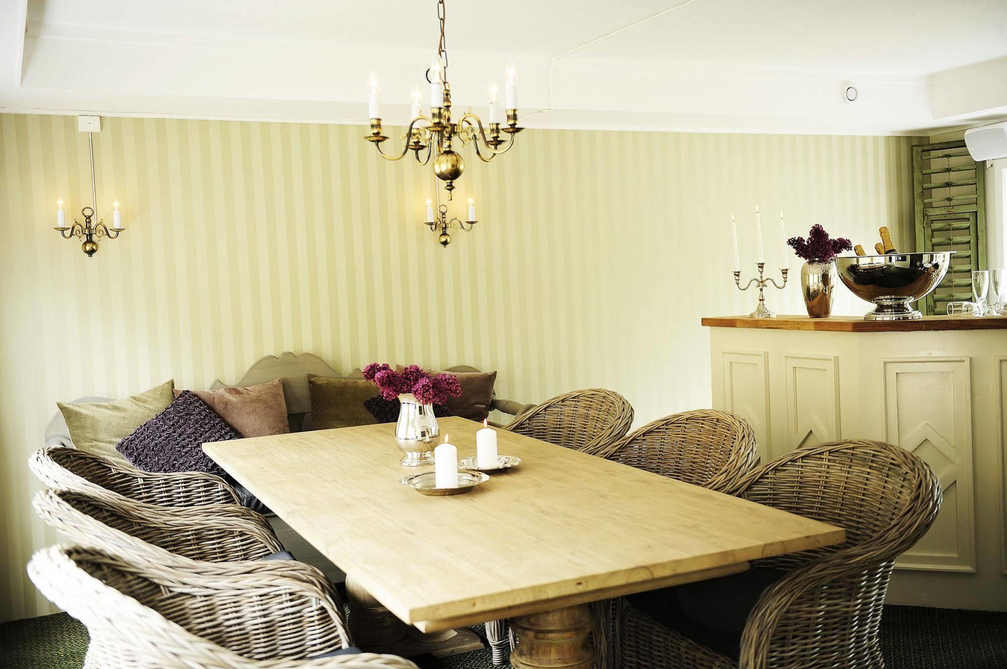 Kronen Gaard Hotel Саннес Екстериор снимка